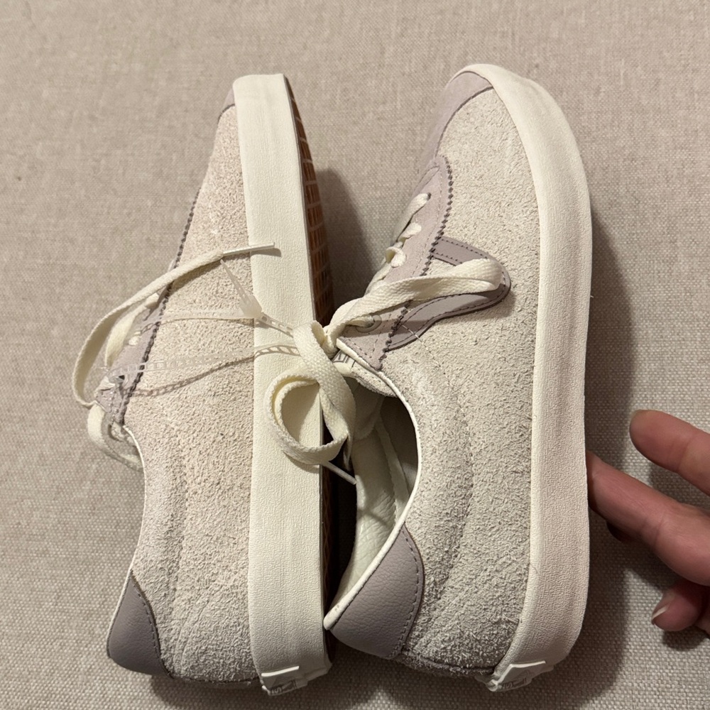 NWT VANS Brushed Sueded Leather Sneaker-Gray-Wmns 8.5/Mens 7 - Picture 7 of 13